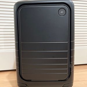 Monos Carry-On Pro Plus in Black